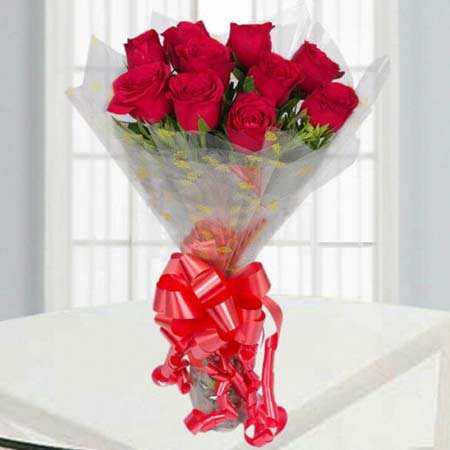 Elegant Red Roses Bunch