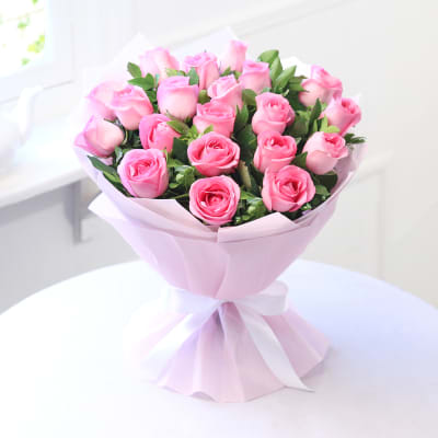 Valentine Pink Roses Bunch