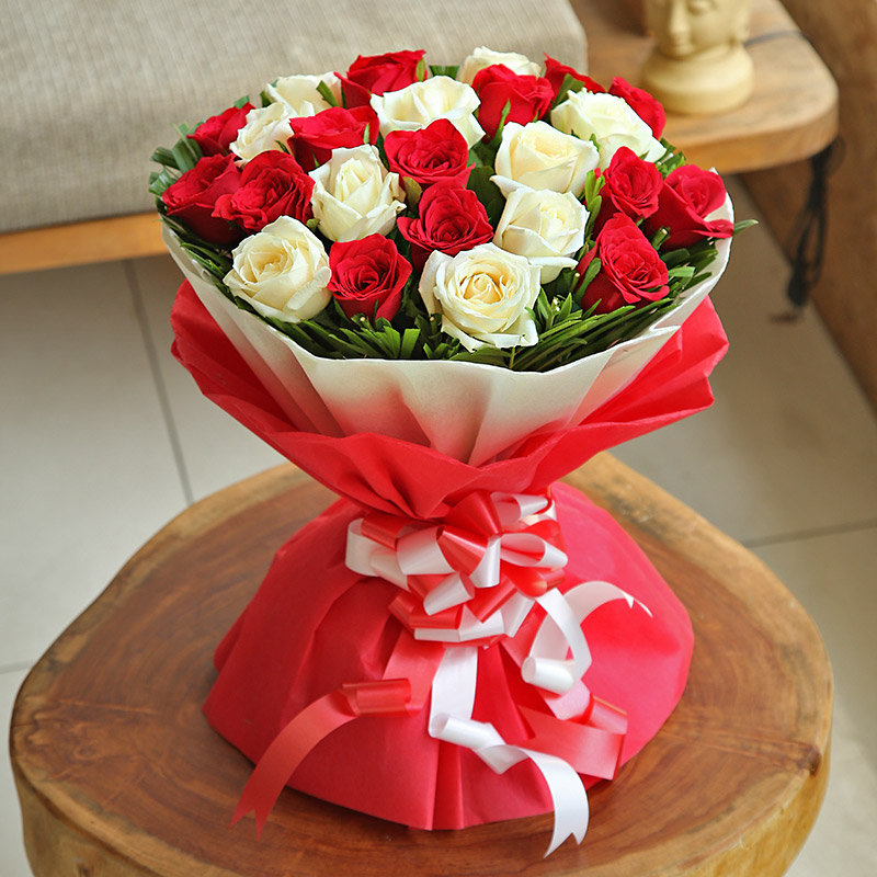 Red and White Roses Bunch