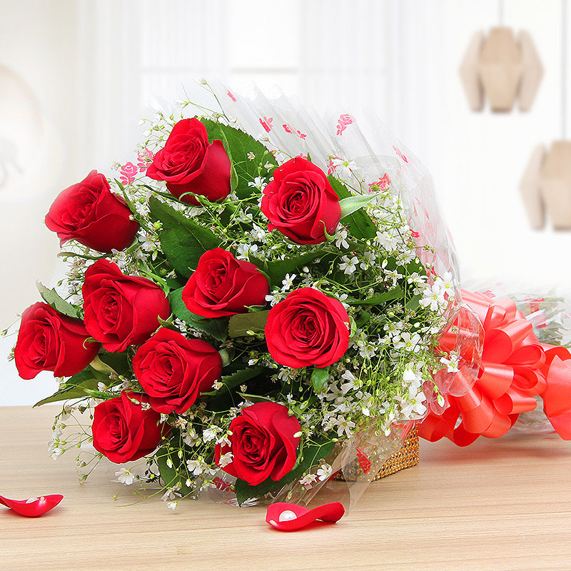 12 Red Roses Bunch for Hug Day