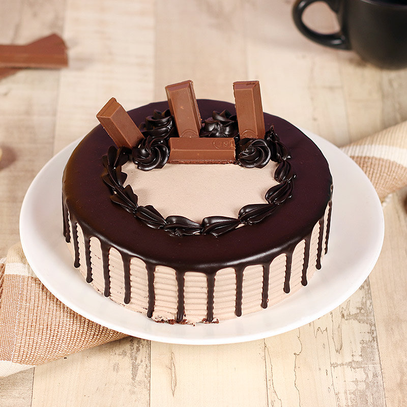 Chocolaty KitKat Cake